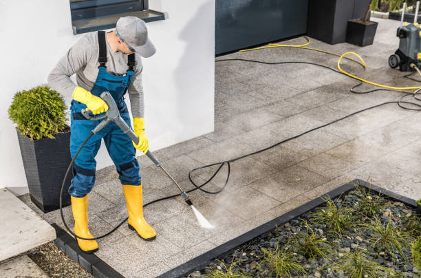 Why Choose Our Certified Pressure Washing Experts for Your Project Needs in Richmond West, FL?